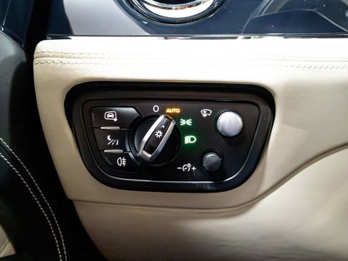 Used 2021 Bentley Bentayga V8 First Edition w/ First Edition Specification image 64