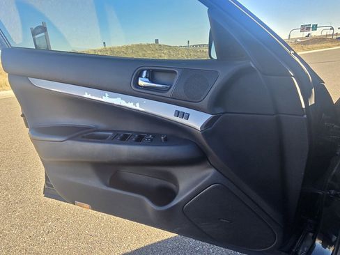 Used 2013 INFINITI G37 x w/ Premium Pkg image 17