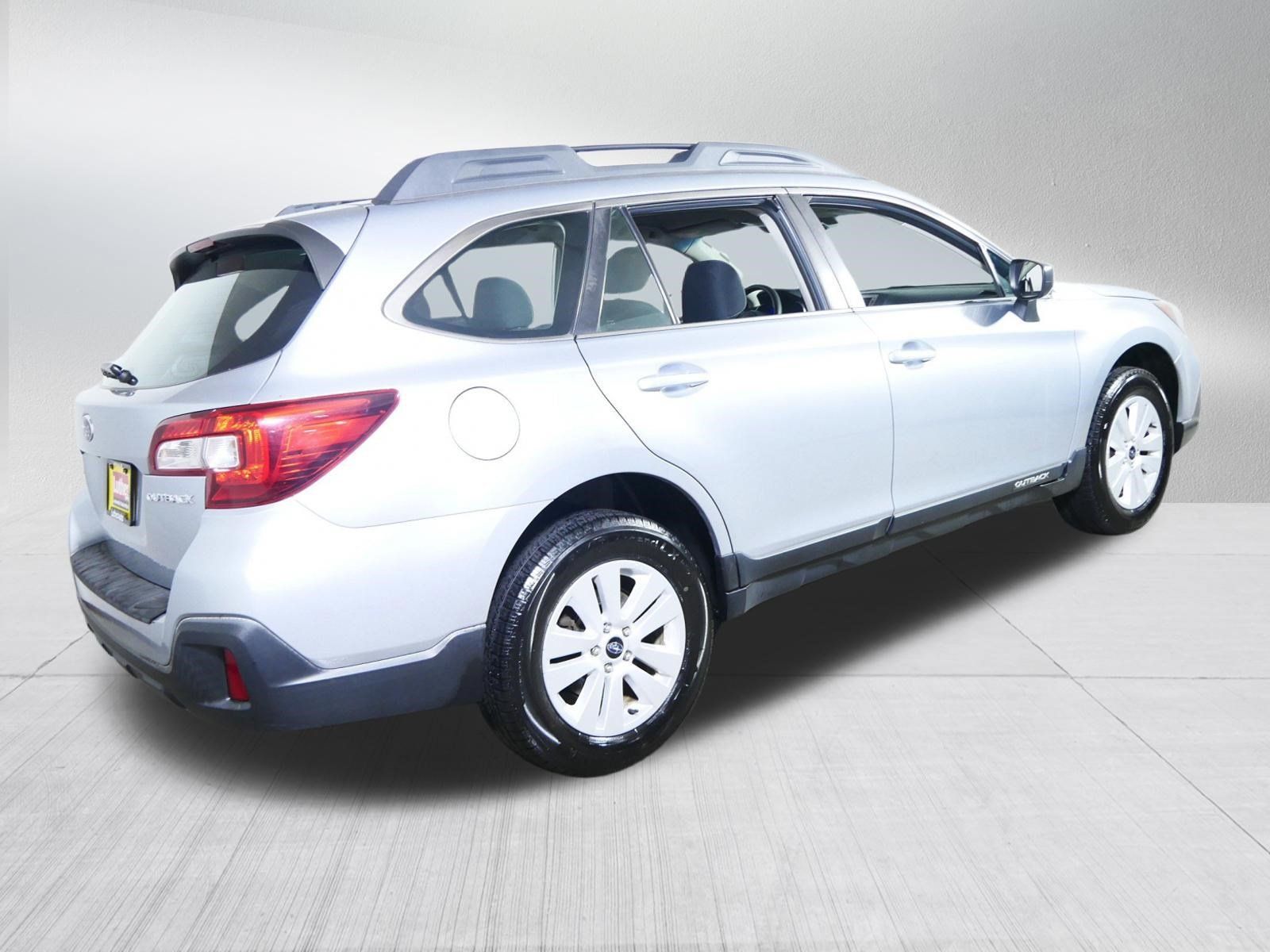 Used 2019 Subaru Outback 2.5i AWD/4WD image 7