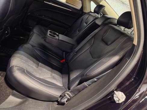 Used 2019 Ford Fusion Titanium FWD image 7