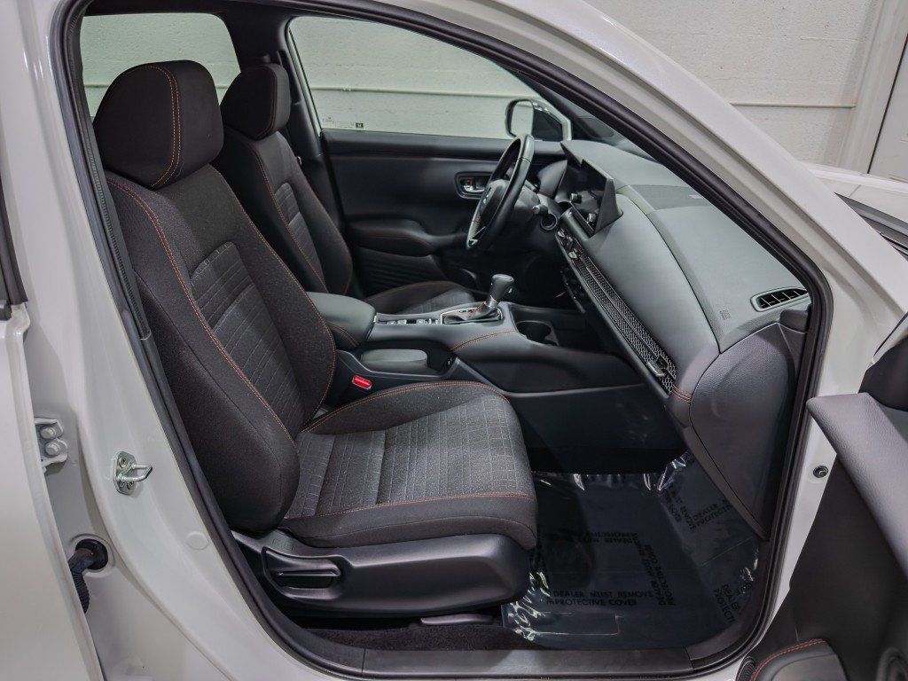 Used 2025 Honda HR-V Sport image 20
