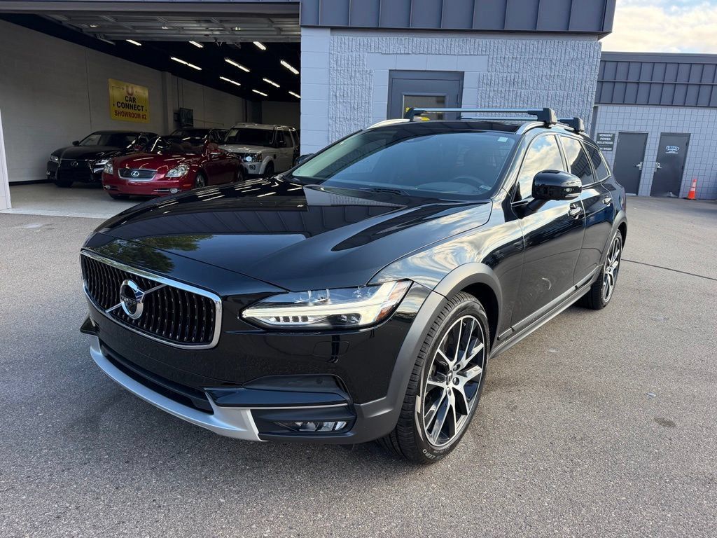 Used 2020 Volvo V90 T6 Cross Country w/ Protection Package Premier AWD/4WD image 4