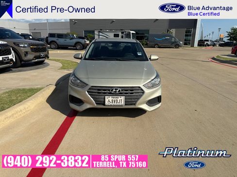 Used 2018 Hyundai Accent SE FWD image 2