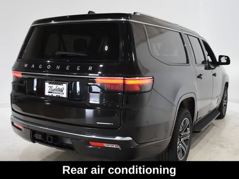 Used 2024 Jeep Wagoneer L Series II w/ Flexible Seating Group AWD/4WD image 4