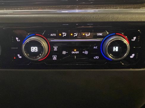 Used 2023 Chevrolet Silverado 1500 LT image 21