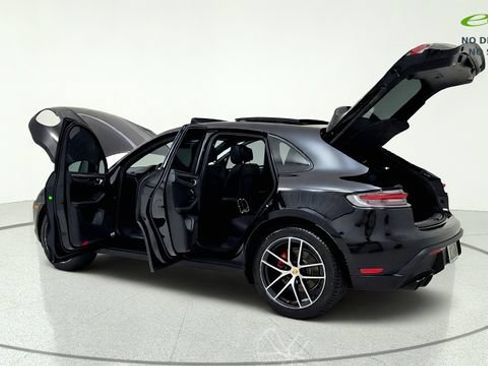 Used 2024 Porsche Macan S AWD/4WD image 16