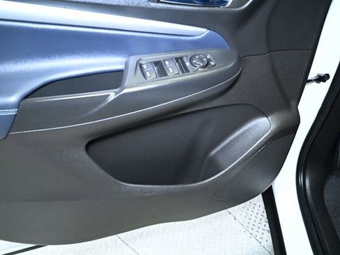 Used 2023 Chevrolet Bolt EUV LT w/ Convenience Package image 25