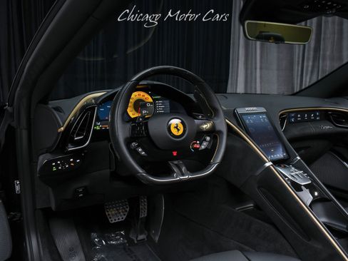 Used 2024 Ferrari Roma Spider RWD image 9