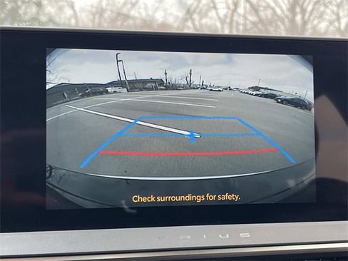 Used 2025 Toyota Prius XLE image 34