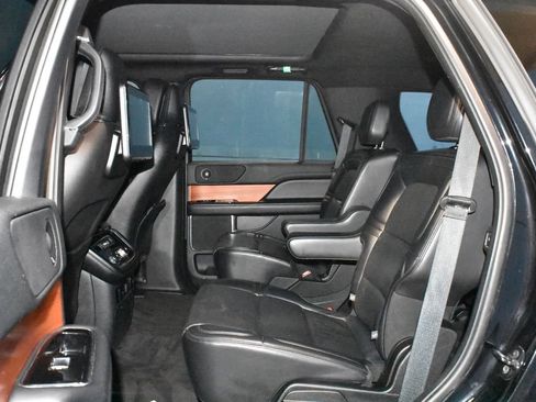 Used 2019 Lincoln Navigator Reserve AWD/4WD image 20