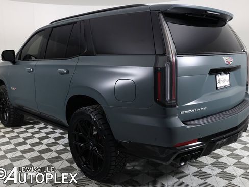Used 2026 Cadillac Escalade V w/ LPO, Floor Liner Package image 7