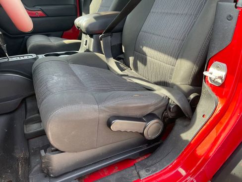 Used 2012 Jeep Wrangler Sahara w/ Connectivity Group image 14