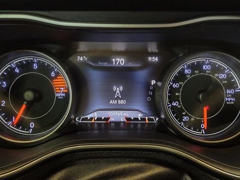 Used 2019 Jeep Cherokee Limited FWD image 23