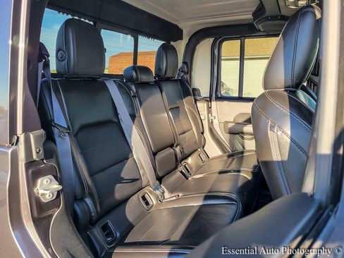 Used 2021 Jeep Gladiator Overland w/ Popular Equipment Package image 31