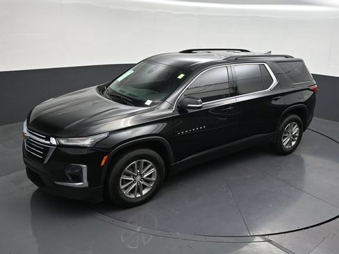 Used 2023 Chevrolet Traverse LT FWD image 13