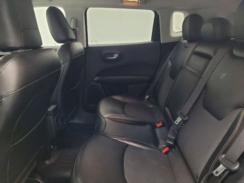 Used 2020 Jeep Compass Latitude w/ Cold Weather Group FWD image 18