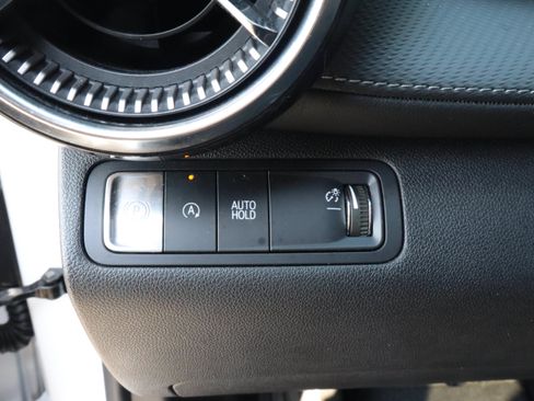 Used 2025 Chevrolet Equinox LT w/ Convenience Package II FWD image 15