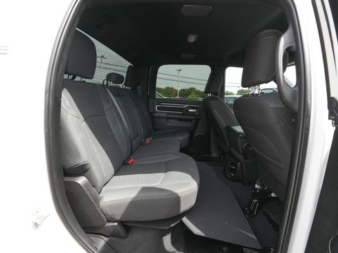 Used 2025 RAM 2500 Big Horn AWD/4WD image 33