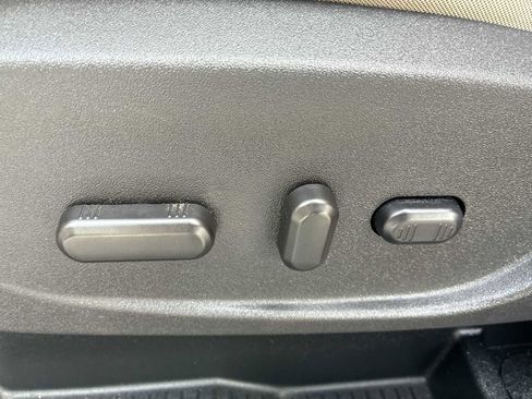 Used 2018 Ford Escape SE image 14