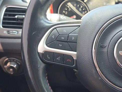 Used 2020 Jeep Compass Trailhawk AWD/4WD image 35