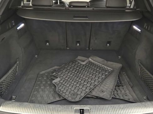 Used 2019 Audi SQ5 Prestige w/ Prestige Package image 38