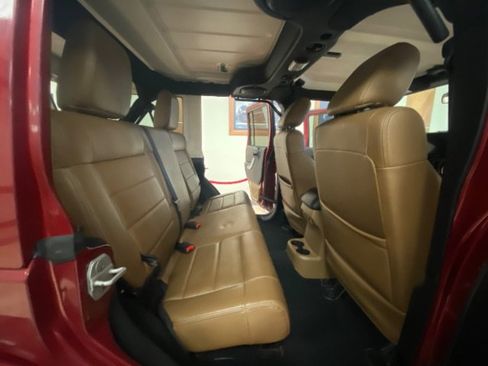 Used 2012 Jeep Wrangler Unlimited Rubicon w/ Dual Top Group image 18