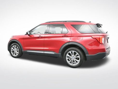 Used 2022 Ford Explorer XLT w/ Equipment Group 202A AWD/4WD image 10