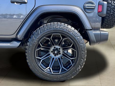 Used 2020 Jeep Wrangler Unlimited Sahara AWD/4WD image 41