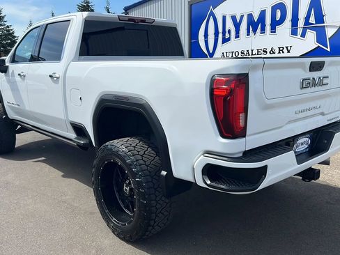 Used 2021 GMC Sierra 2500 Denali w/ Denali Ultimate Package AWD/4WD image 14