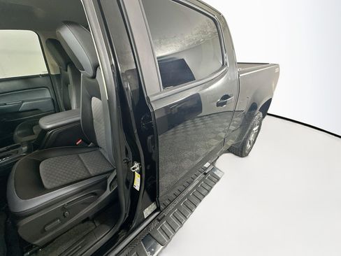 Used 2018 Chevrolet Colorado Z71 RWD image 12