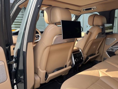 Used 2025 Land Rover Range Rover Autobiography AWD/4WD image 33