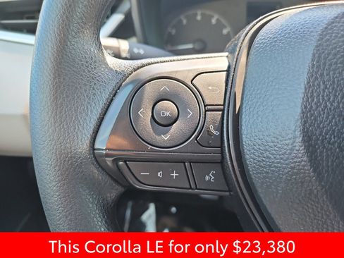 Used 2025 Toyota Corolla LE FWD image 30