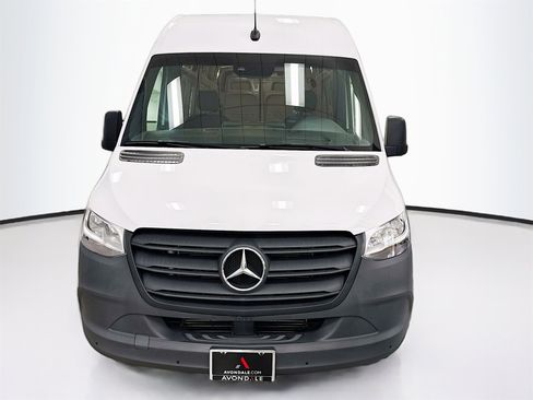 Used 2023 Mercedes-Benz Sprinter 2500 image 2