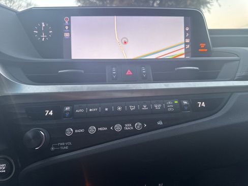 Used 2019 Lexus ES 350 Ultra Luxury w/ Accessory Package 2 image 6