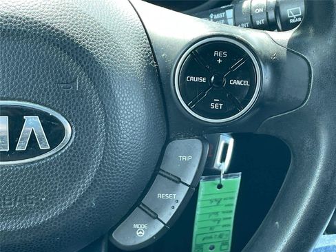 Used 2016 Kia Soul w/ Option Group 020 FWD image 19