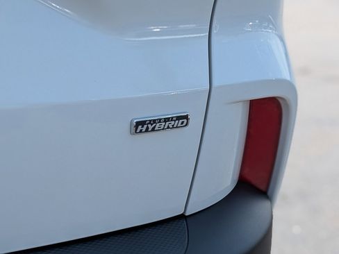 New 2025 Ford Escape SE w/ PHEV Premium Package image 13