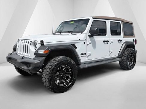 Used 2020 Jeep Wrangler Unlimited Sport AWD/4WD image 3