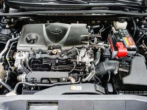 Certified 2020 Toyota Camry SE image 28