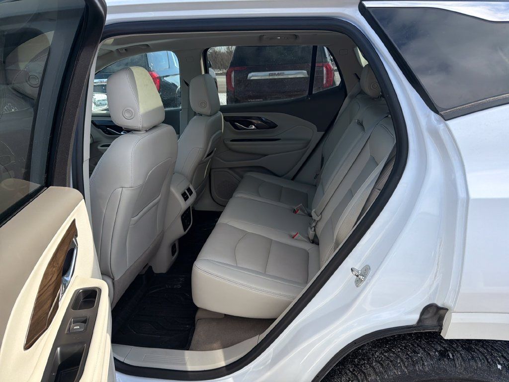 Used 2020 GMC Terrain Denali w/ Denali Premium Package FWD image 27