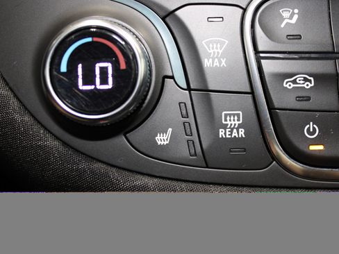 Used 2024 Chevrolet Malibu LT FWD image 32
