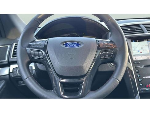 Used 2018 Ford Explorer Sport image 17