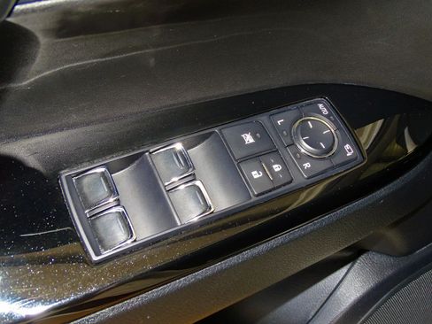 Used 2016 Lexus LX 570 4WD image 9