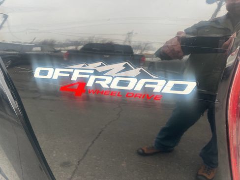 Used 2012 GMC Canyon SLE image 9