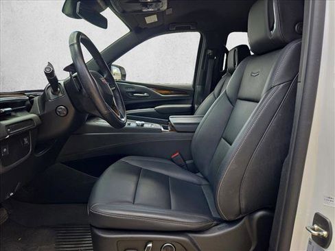Used 2022 Cadillac Escalade ESV Luxury RWD image 15