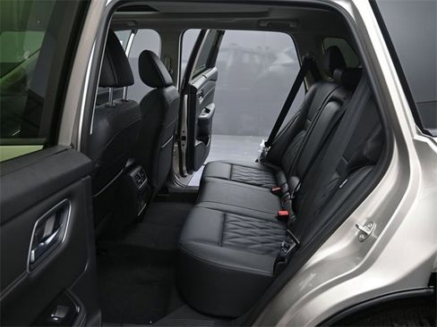 New 2025 Nissan Rogue Platinum w/ Platinum Premium Package image 9