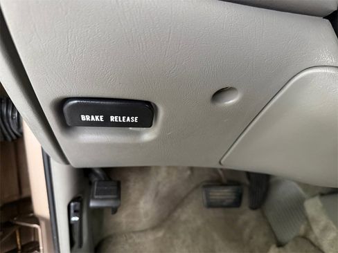 Used 2004 Chevrolet Blazer LS w/ Preferred Equipment Group image 21