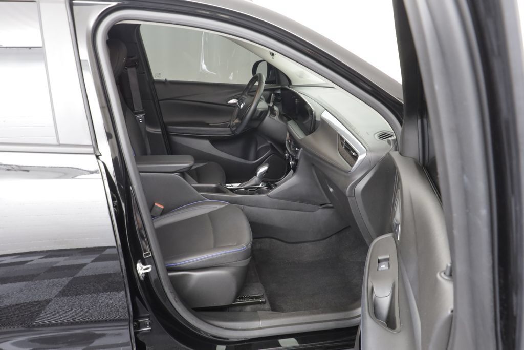 Used 2026 Buick Encore GX Sport Touring AWD/4WD image 19