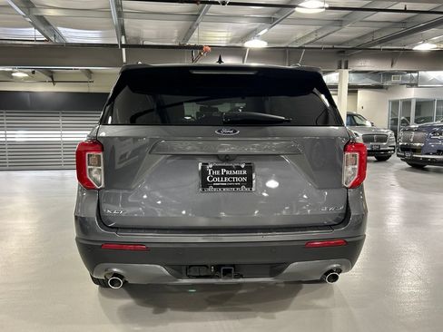 Used 2022 Ford Explorer XLT w/ Equipment Group 202A AWD/4WD image 3