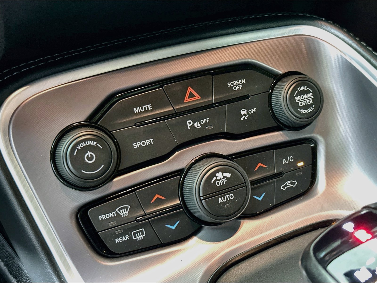 Used 2022 Dodge Challenger GT RWD image 16