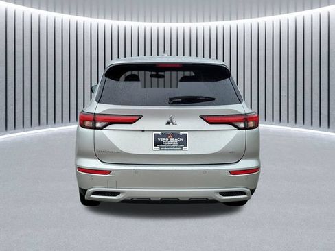 Used 2024 Mitsubishi Outlander SE FWD image 5